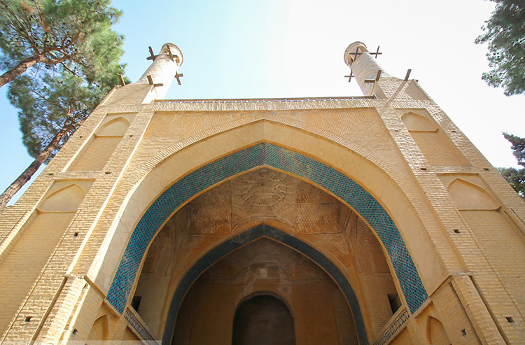 Monar Jonban (Shaking Minarets)